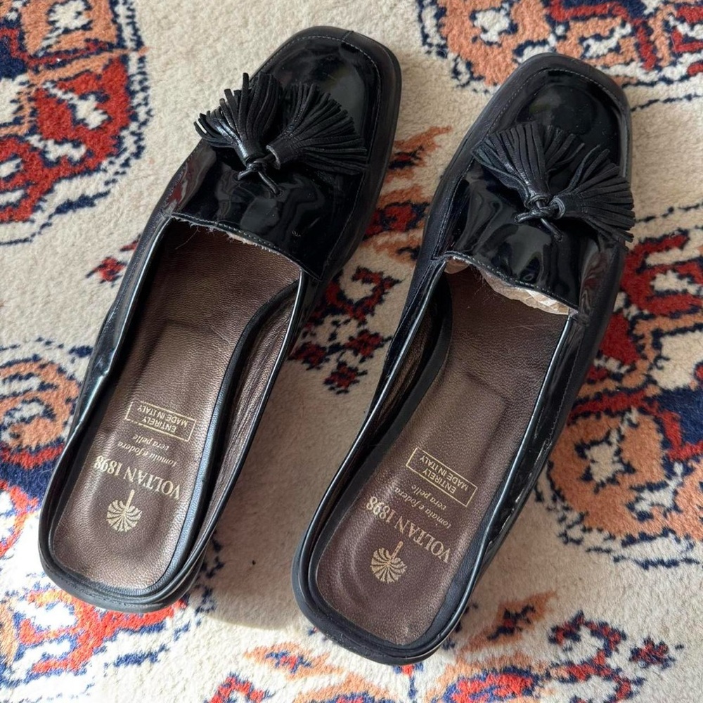 Vintage black patent leather mule loafers with tassel